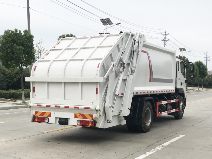 福田歐航壓縮式垃圾車(chē)