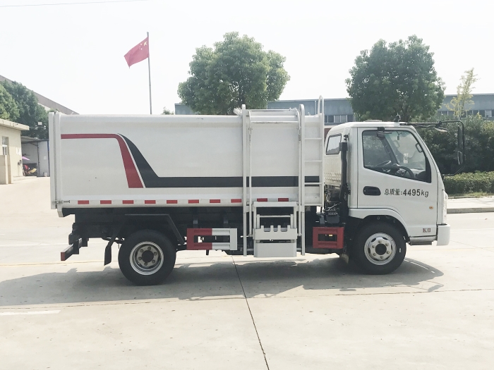 國(guó)六藍(lán)牌凱馬側(cè)掛桶式垃圾車(chē)